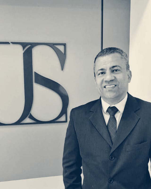 Dr. Elissandro Renato dos Santos, advogado do JS Advogados Associados